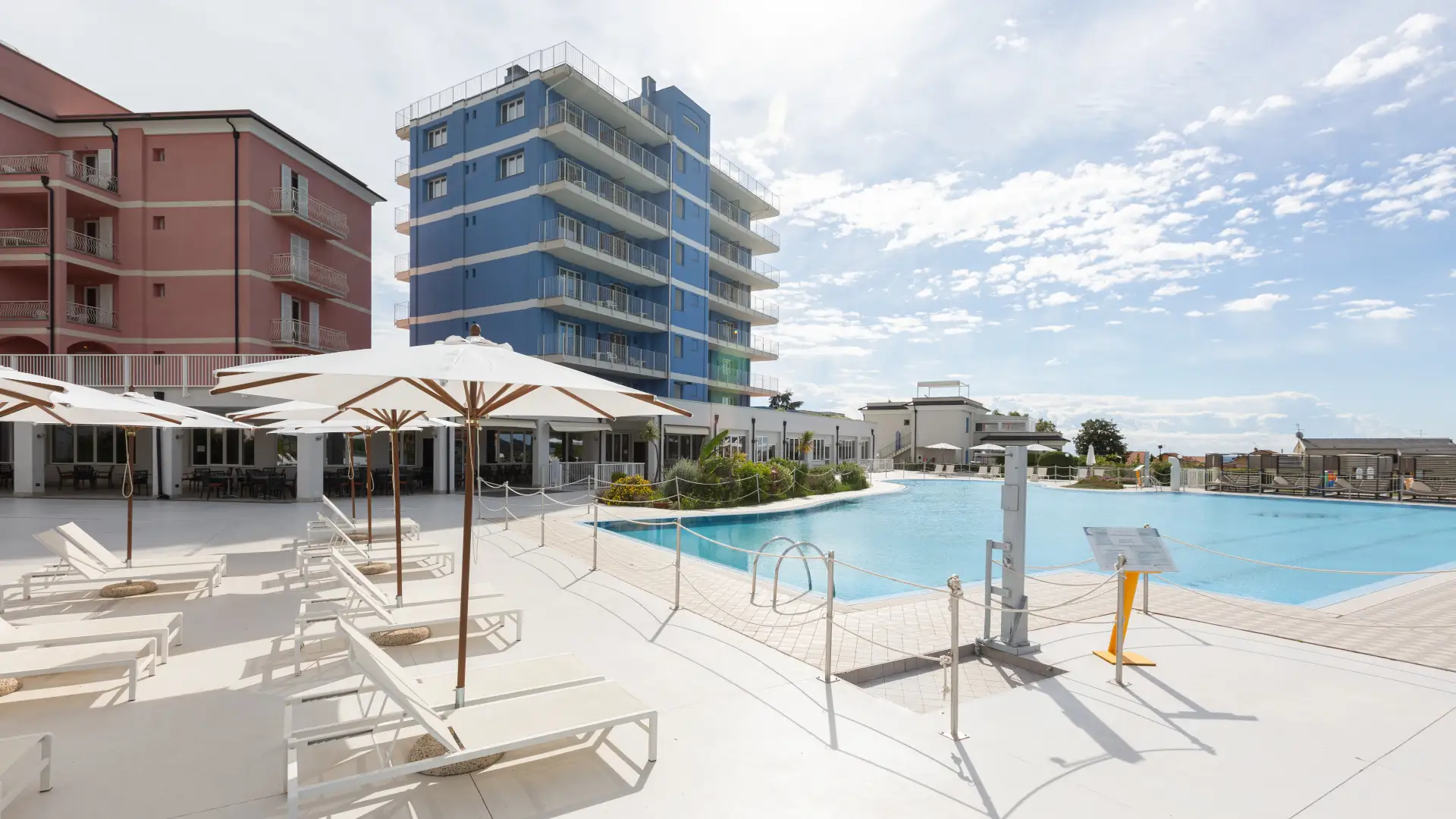 resort-spa-con-hotel-a-loano-liguria-ai-pozzi-village